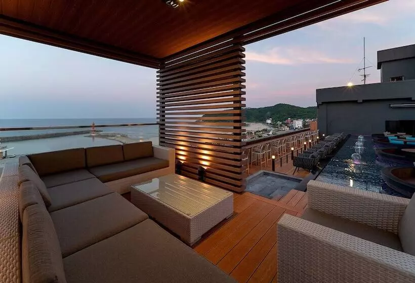 Hotel Two Y
