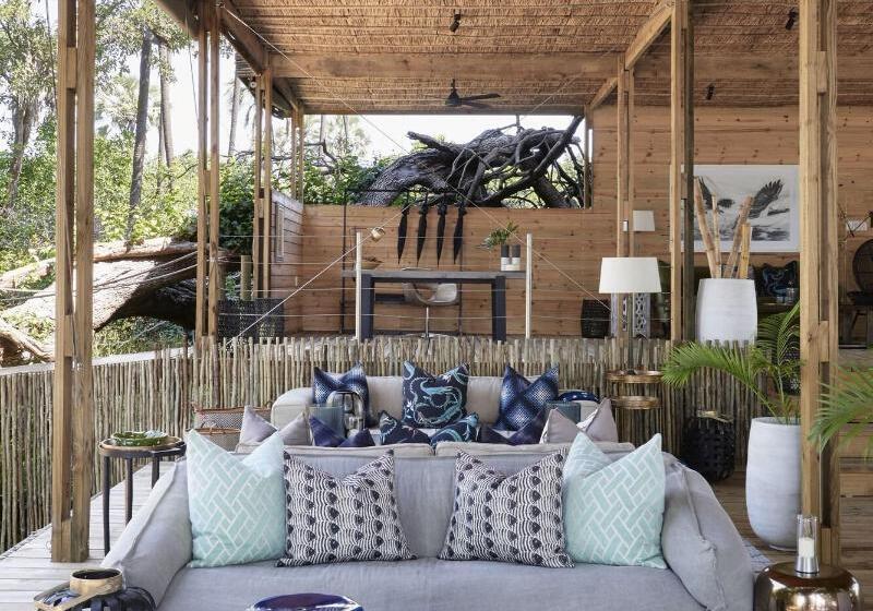 هتل Victoria Falls River Lodge