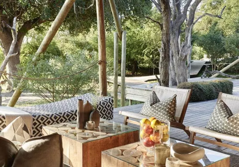 هتل Victoria Falls River Lodge