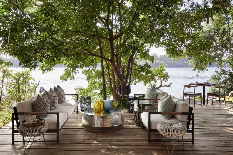 هتل Victoria Falls River Lodge