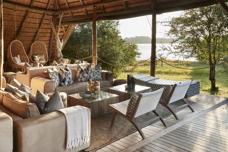 هتل Victoria Falls River Lodge