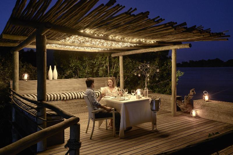 هتل Victoria Falls River Lodge