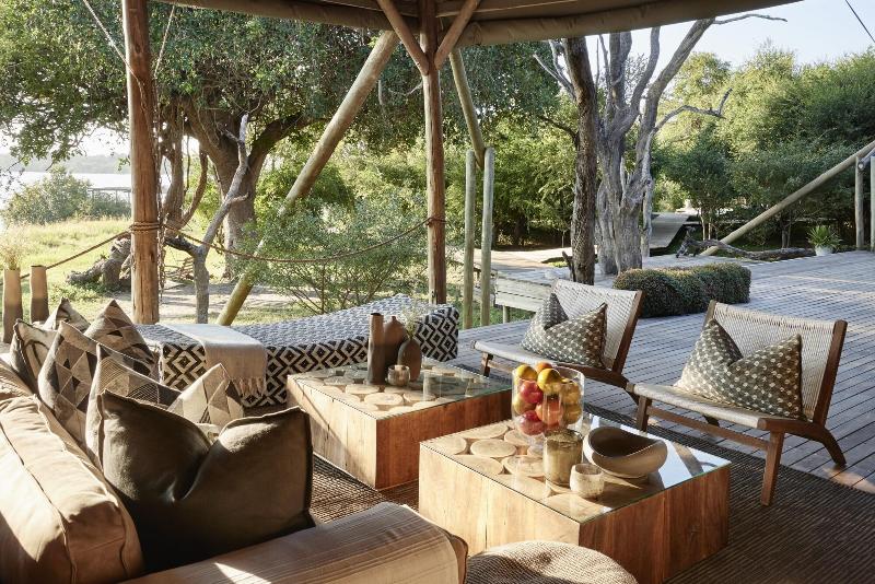 هتل Victoria Falls River Lodge