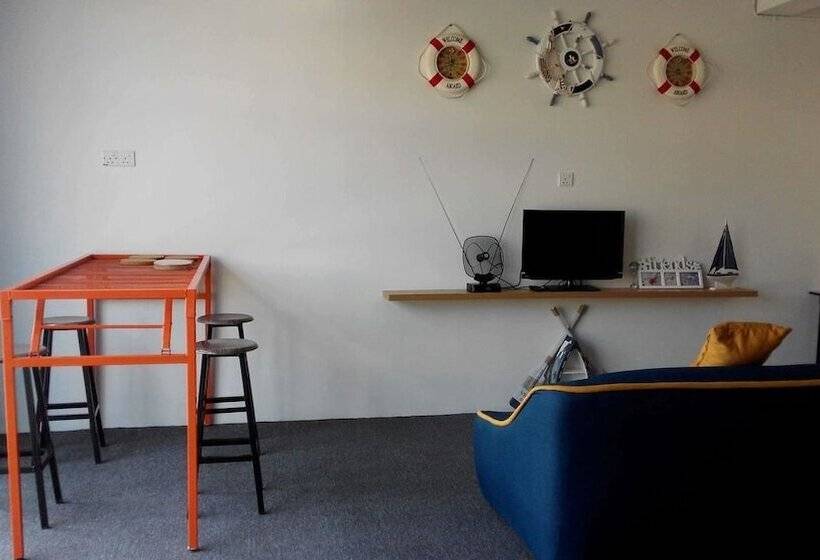 Roof Talk Theme Hostel