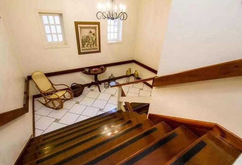 Hotelli Pousada Casa Gialla   Campos Do Jordão