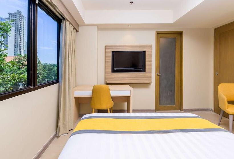 בית מלון כפרי Surestay Plus By Best Western Cebu City