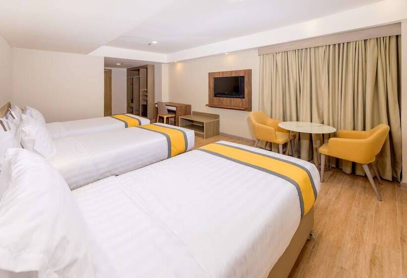 בית מלון כפרי Surestay Plus By Best Western Cebu City