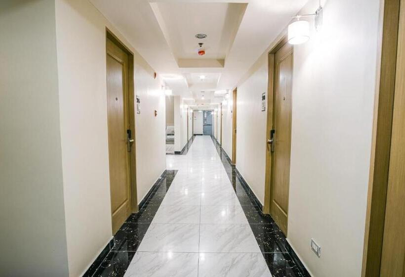 בית מלון כפרי Surestay Plus By Best Western Cebu City