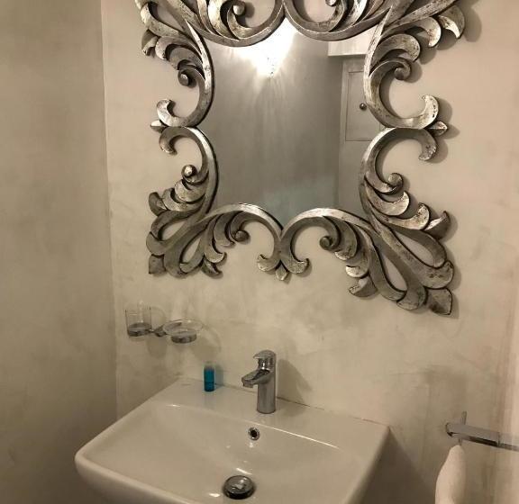 تختخواب و صبحانه Luciano Al Porto Boutique