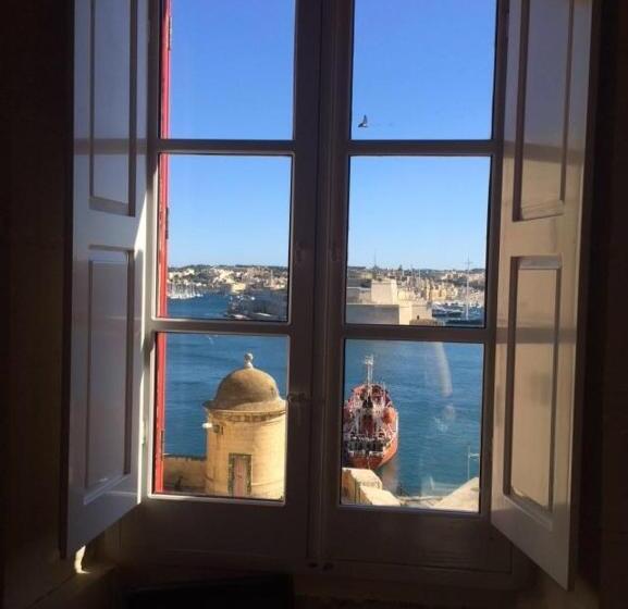 تختخواب و صبحانه Luciano Al Porto Boutique