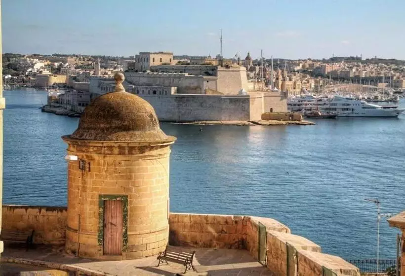 تختخواب و صبحانه Luciano Al Porto Boutique
