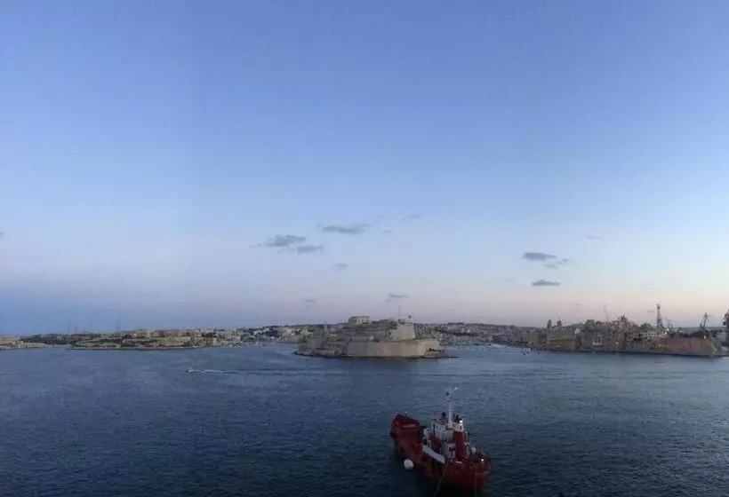 تختخواب و صبحانه Luciano Al Porto Boutique