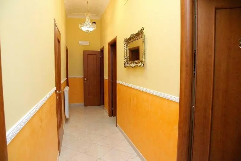 هتل Caroline Suite