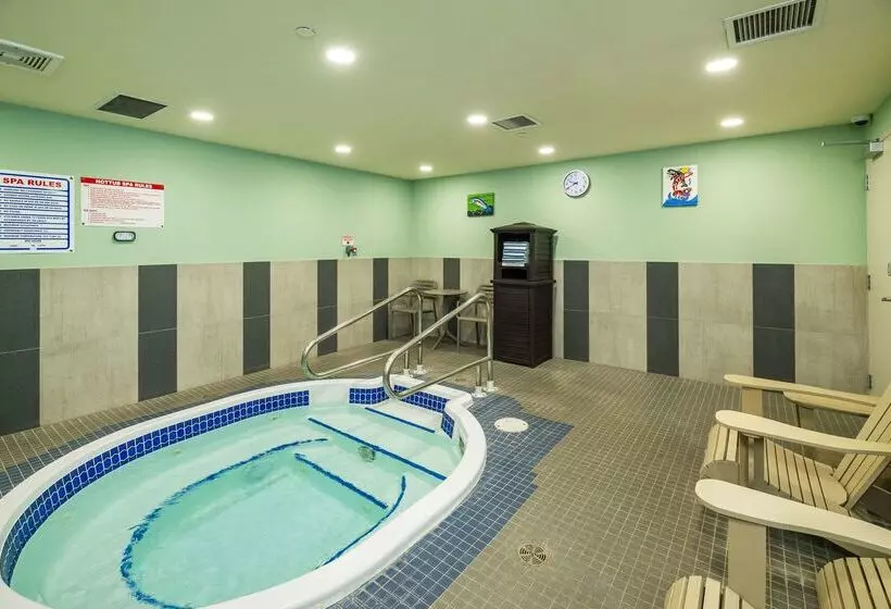Hotelli Comfort Inn & Suites