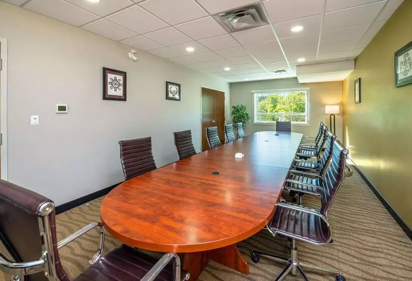 Hotelli Comfort Inn & Suites