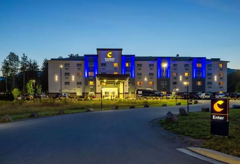 Hotelli Comfort Inn & Suites