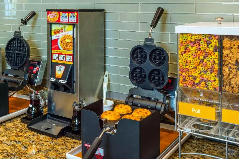 Hotelli Comfort Inn & Suites