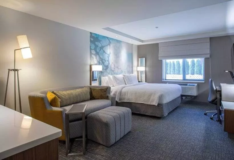 هتل Courtyard By Marriott New York Queens/fresh Meadows