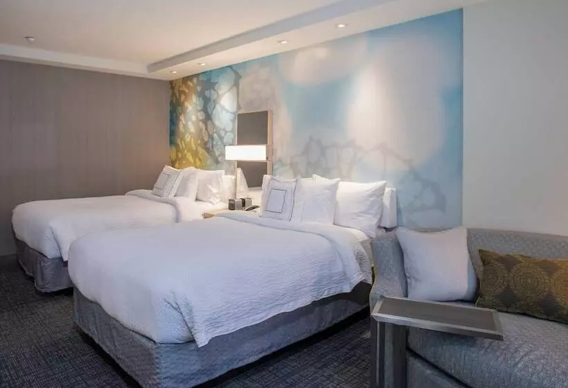 هتل Courtyard By Marriott New York Queens/fresh Meadows