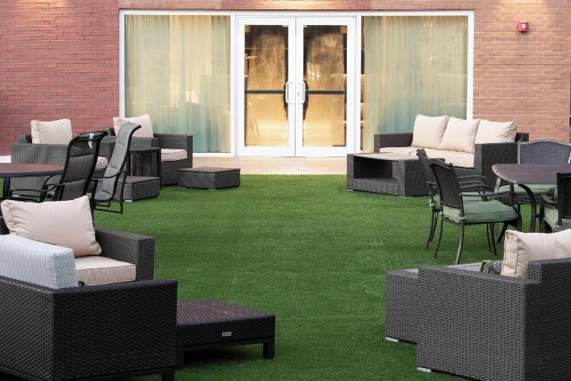 בית מלון כפרי Courtyard By Marriott New York Queens/fresh Meadows