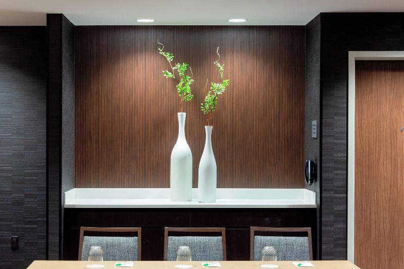 בית מלון כפרי Courtyard By Marriott New York Queens/fresh Meadows