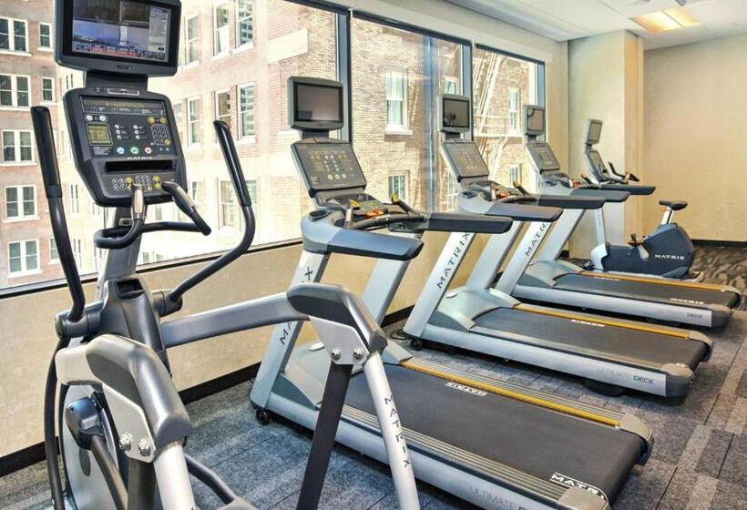 בית מלון כפרי Courtyard By Marriott Phoenix Downtown