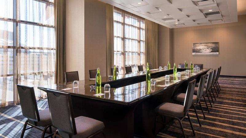 בית מלון כפרי Courtyard By Marriott Phoenix Downtown