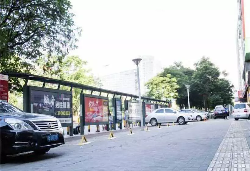 Atour Light Hotel Shenzhen North Station Hongshan Metro Station