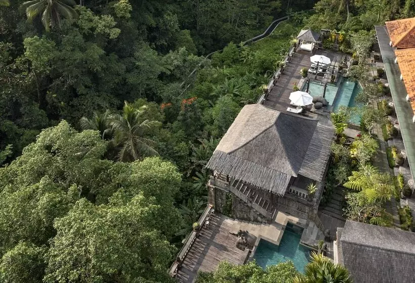 Hotelli Kawi Resort A Pramana Experience