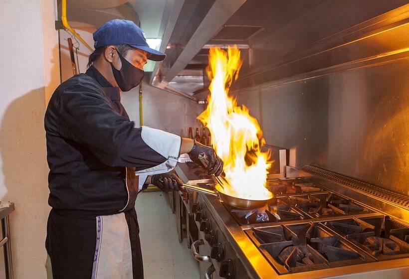 酒店 Kawi Resort A Pramana Experience