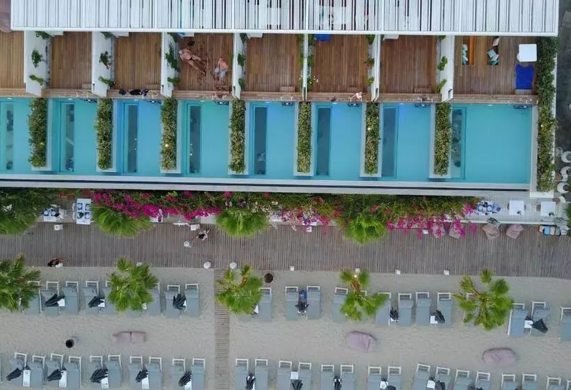 Hotelli Mykonos Dove Beachfront