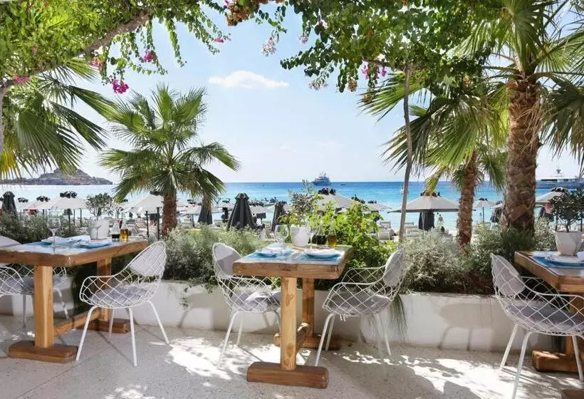 Hotelli Mykonos Dove Beachfront