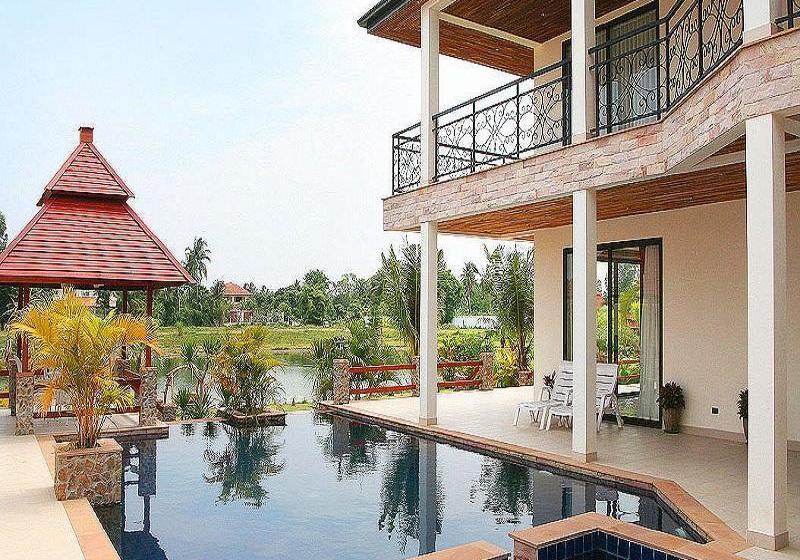 Hotelli Phoenix Lakeside Pool Villa