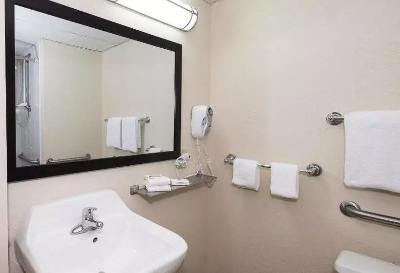Hotelli Red Roof Inn Cortland