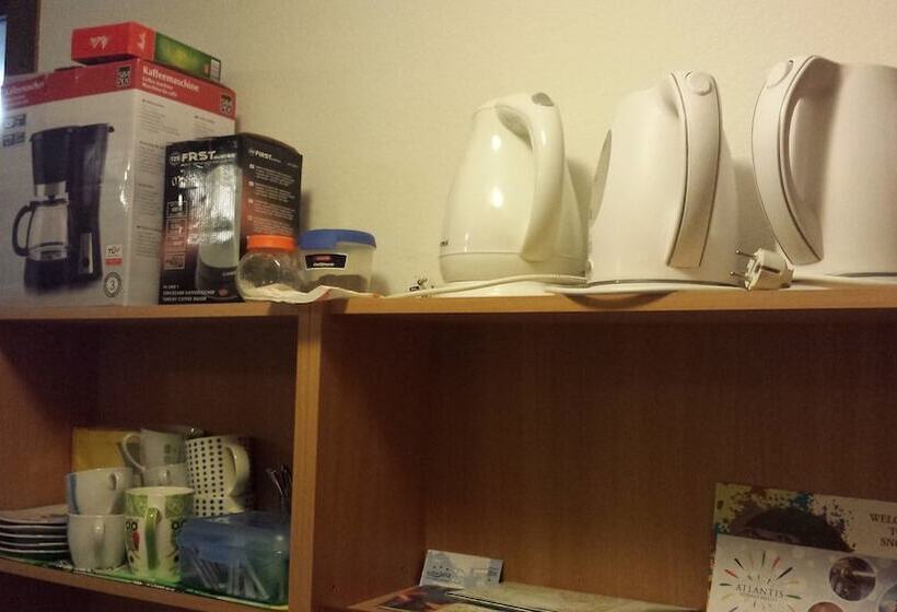 Hotel Rooms & Apartments Jana