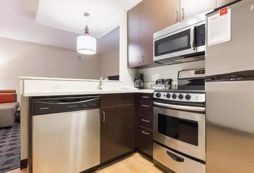 Hotelli Towneplace Suites By Marriott Edmonton South