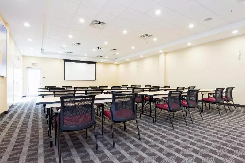 Hotelli Towneplace Suites By Marriott Edmonton South