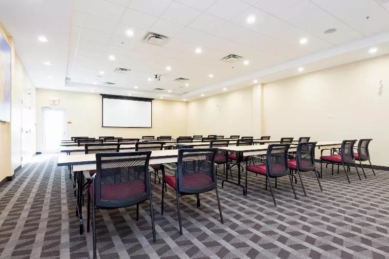 Hotelli Towneplace Suites By Marriott Edmonton South