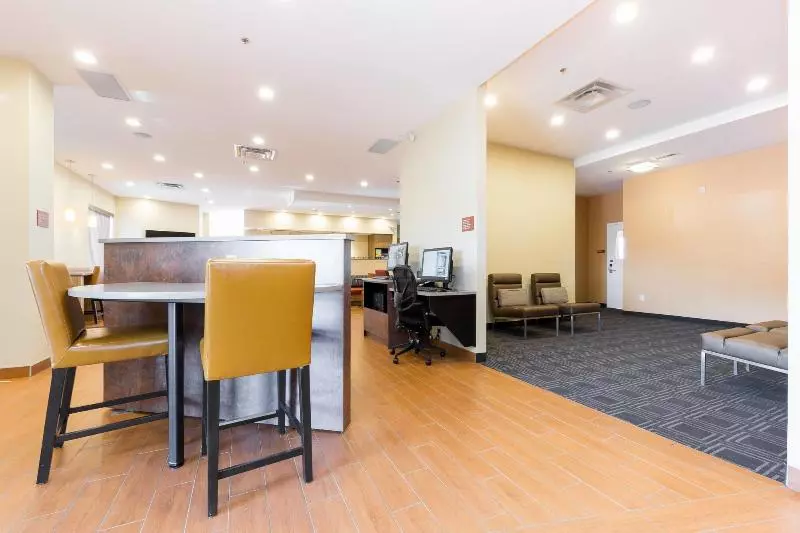 Hotelli Towneplace Suites By Marriott Edmonton South