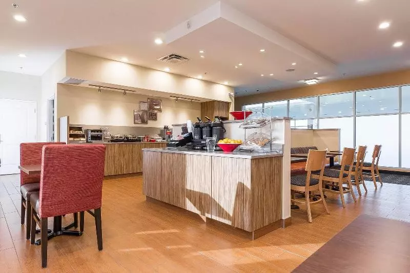Hotelli Towneplace Suites By Marriott Edmonton South