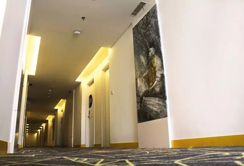 Yello Hotel Harmoni