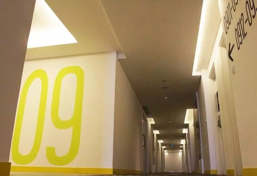 Yello Hotel Harmoni