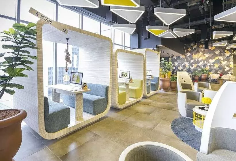 Yello Hotel Harmoni
