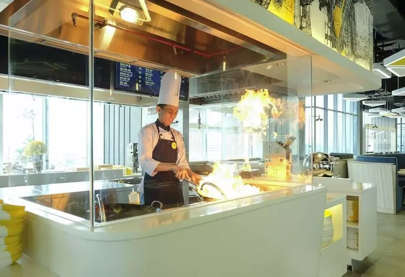 Yello Hotel Harmoni