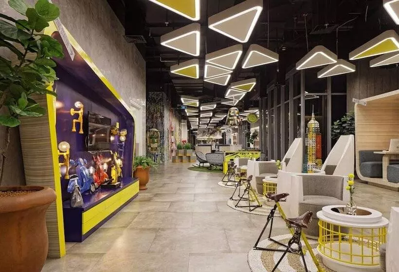 Yello Hotel Harmoni