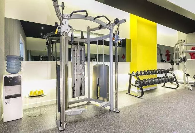 Yello Hotel Harmoni