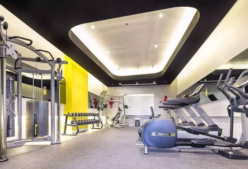 Yello Hotel Harmoni