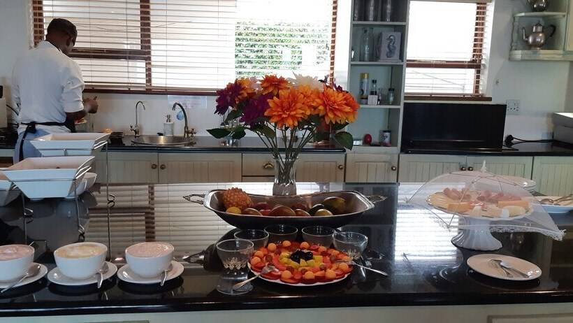 פנסיון Atlantic Guest House