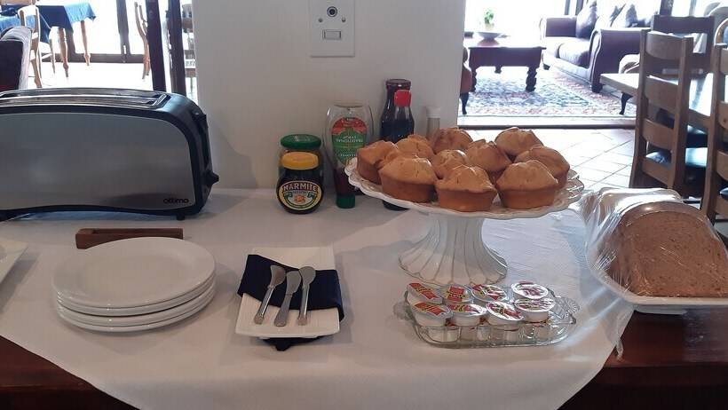 פנסיון Atlantic Guest House