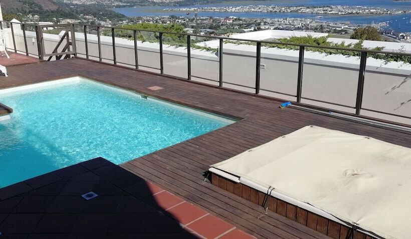 פנסיון Atlantic Guest House